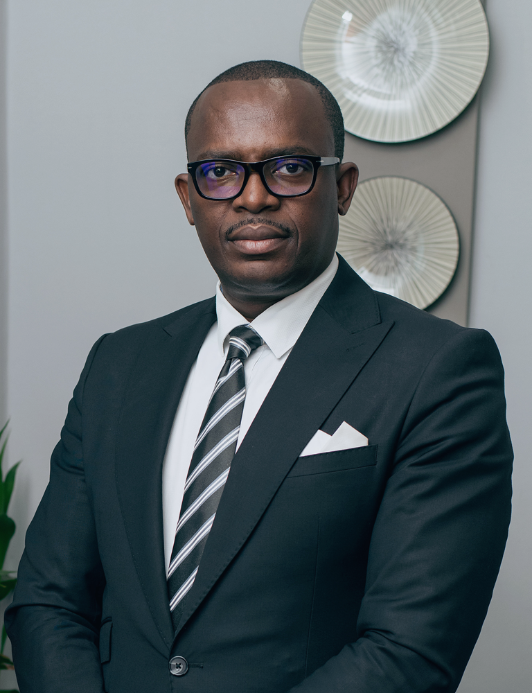 M. MUNZEMBA KOMPA Laurent